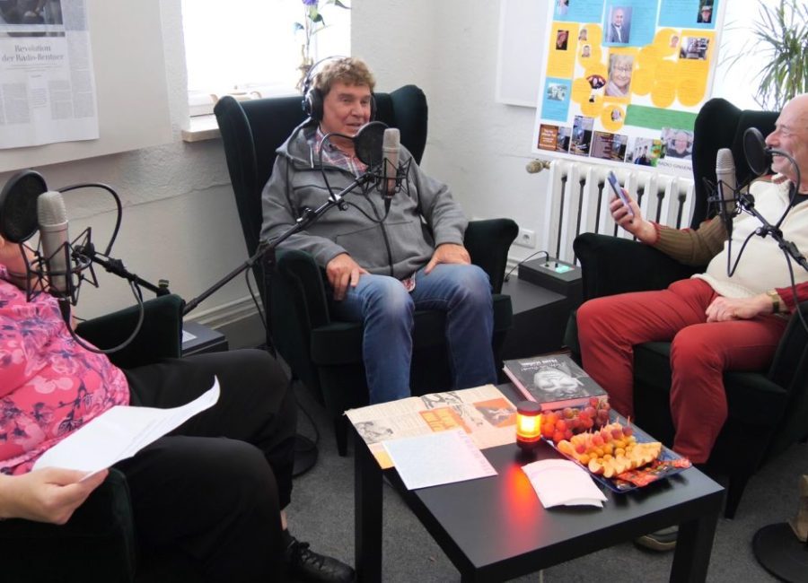 Martina-Frank-Juergen-im-Studio-05-1080x675-1-qnf3ml6c4c0r8g9o4gr8ou3eyc46d2m0p6bd8u699g